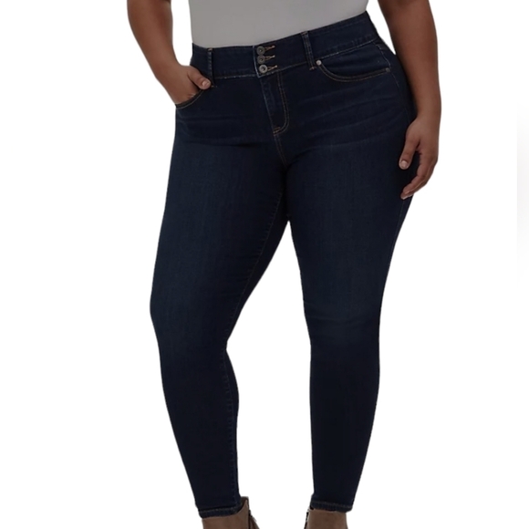 𝅺Torrid High-Rise Denim Jeggings - Picture 1 of 8